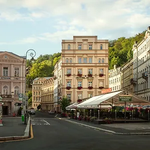 **** Hotel Ruze Tschechische Republik