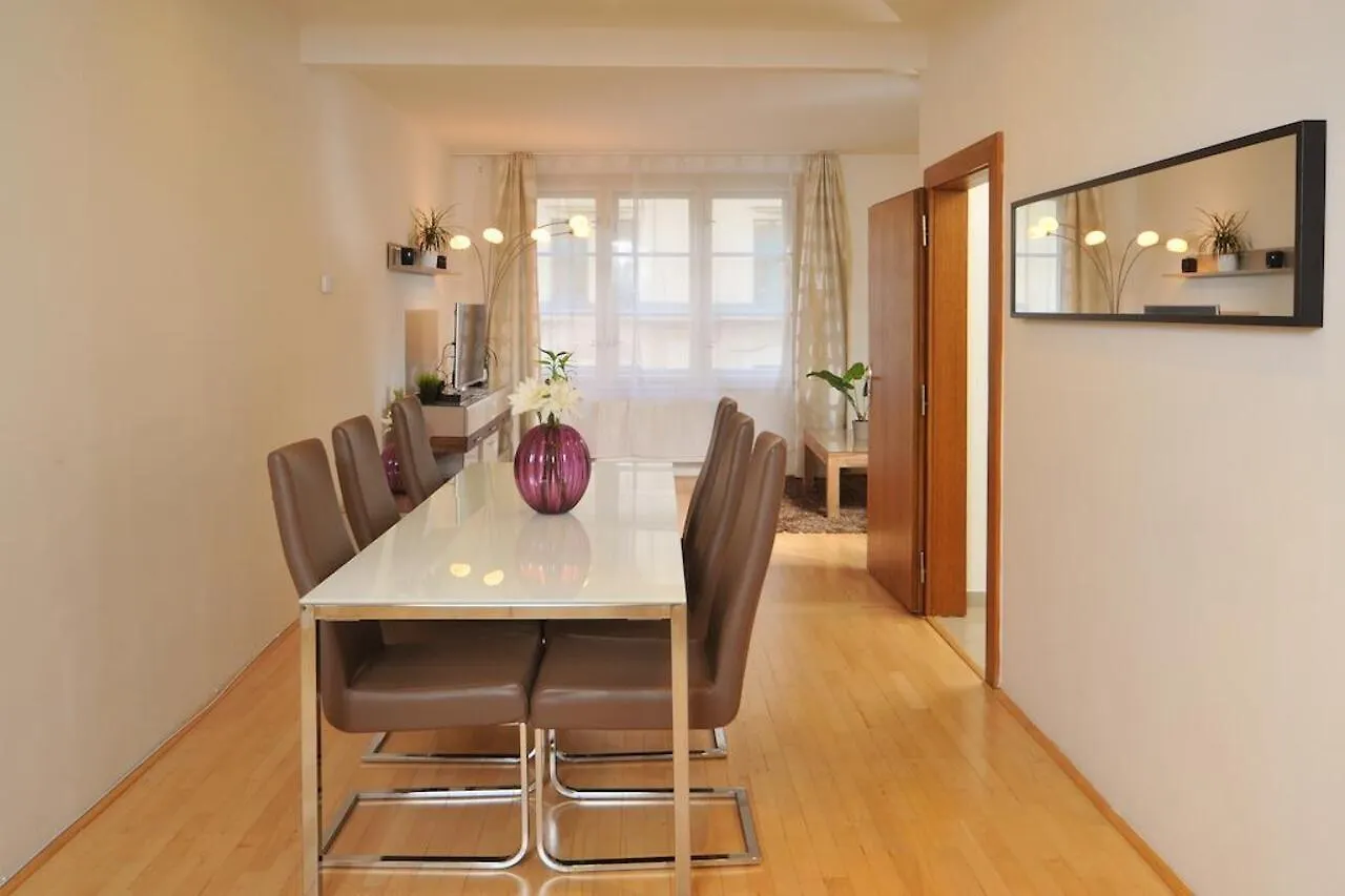 פראג Selinor Old Town Apartments