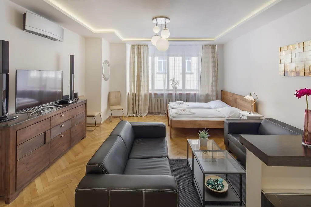 פראג Selinor Old Town Apartments