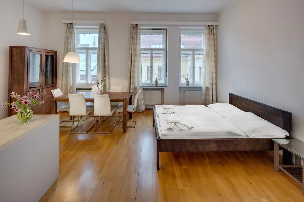 פראג Selinor Old Town Apartments 4*,