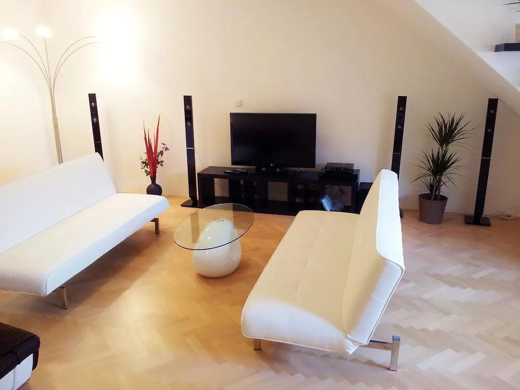 מלון דירות פראג Selinor Old Town Apartments