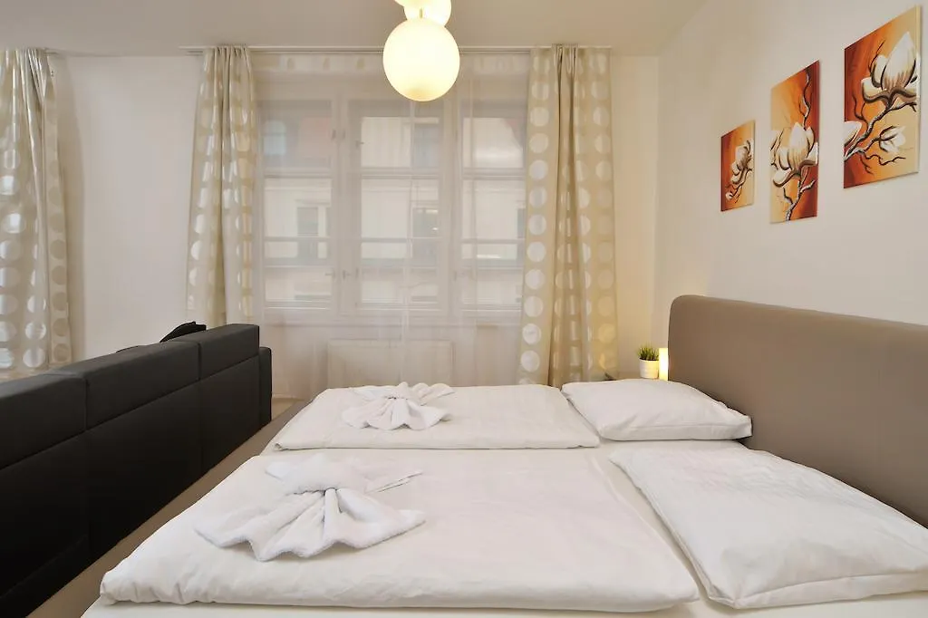 **** מלון דירות פראג Selinor Old Town Apartments צ'כיה