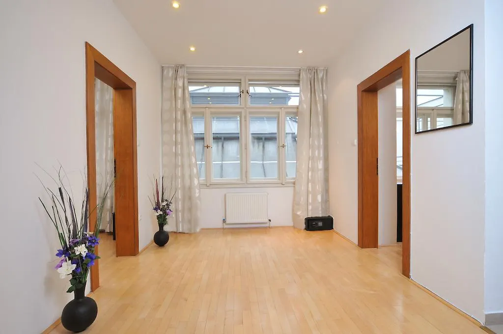 פראג Selinor Old Town Apartments